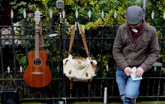 busker-1180843_1280